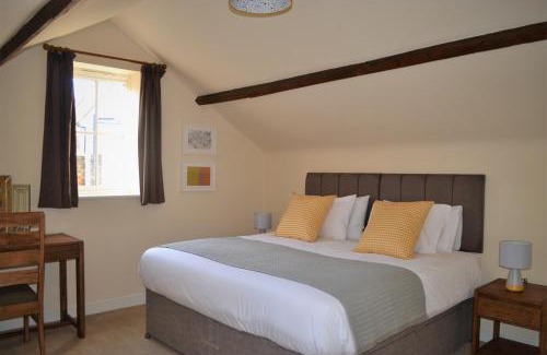 St Ives House | Discover The Old Bottle Store: Family-Friendly Retreat in St Ives