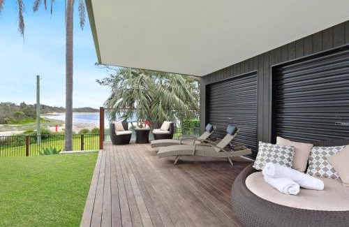 Currarong House | Pet-Friendly Retreat at The Old Bottleshop - Rated 9/10
