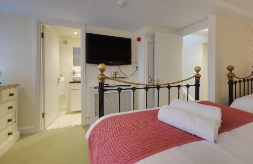 Cirencester Bed & Breakfast | Family-Friendly Stay at The Old Brewhouse - 4-Star Comfort