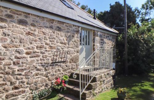 Helford Passage House | Discover The Old Byre: Pet Friendly with 9.7 Rating