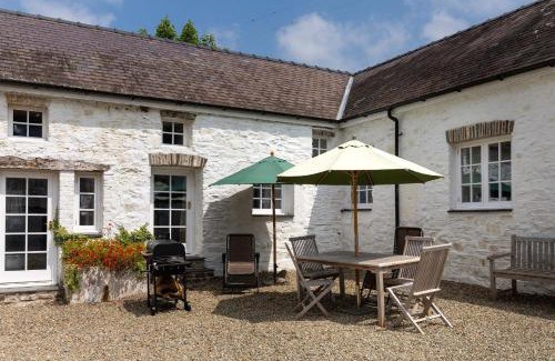 Llandefeilog House | Timeless Elegance at The Old Carriage Court - Rated 10/10