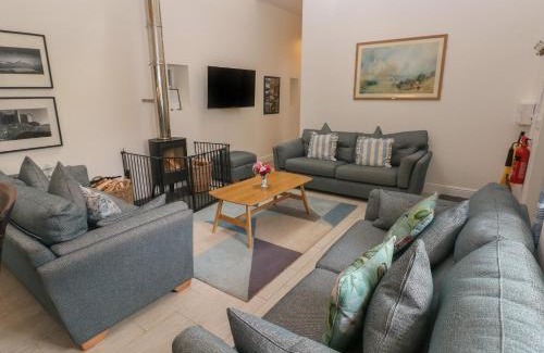 Llandefeilog House | Timeless Elegance at The Old Carriage Court - Rated 10/10