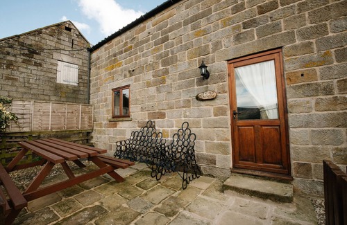 North York Moors National Park Cottage | Cozy Old Cart House in Farndale: Pet Friendly Retreat
