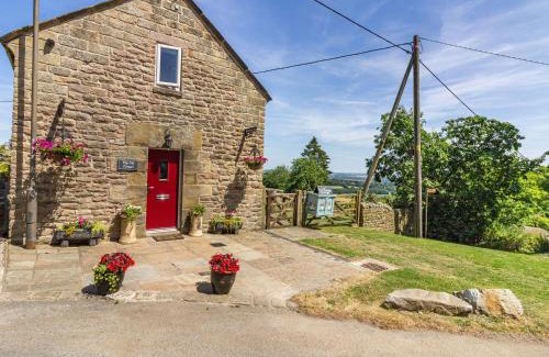 Crich House | Experience The Old Chapel: 5-Star, Family-Friendly Stay