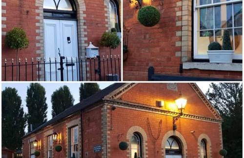 Stoke Bruerne Bed & Breakfast | Discover The Old Chapel Stoke Bruerne - Guest Rated 9.7