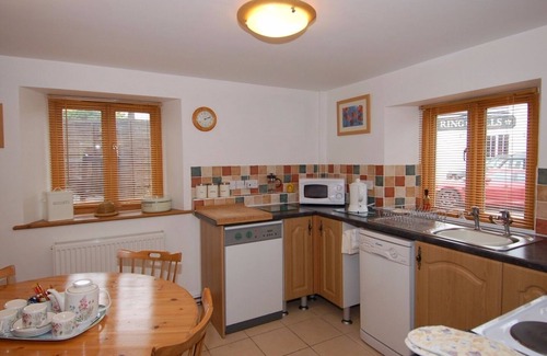Wookey Cottage | Inviting Old Cider Barn: Cozy Cottage with Garden in Wells