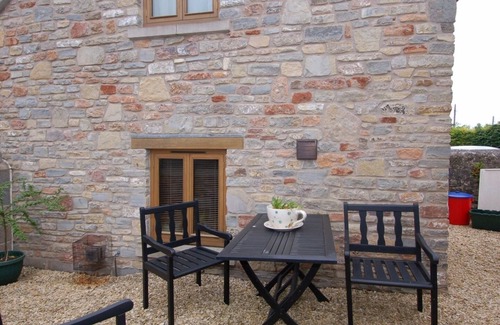 Wookey Cottage | Inviting Old Cider Barn: Cozy Cottage with Garden in Wells