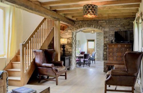 Llanfihangel Tal-y-llyn House | Experience The Old Cider Mill: Pet & Child Friendly Retreat