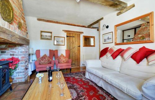 Cawston House | Experience Comfort at The Old Coach House with Private Pool
