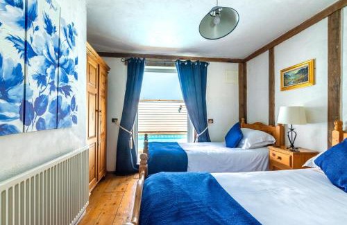 Cawston House | Experience Comfort at The Old Coach House with Private Pool