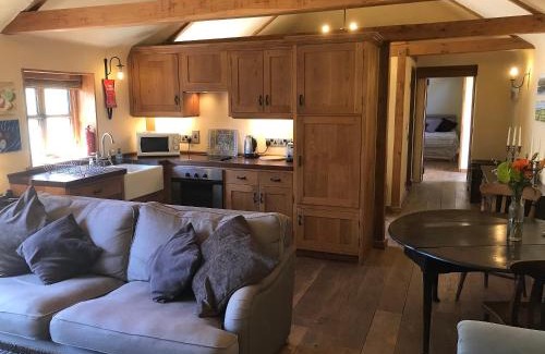 Thorndon House | Cozy Retreat: The Old Cow Shed, Pet-Friendly & 4-Star Stay