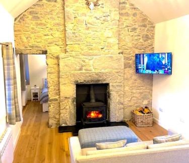 Fort Augustus House | Highly Rated The Old Croft - Ideal for Family Getaways