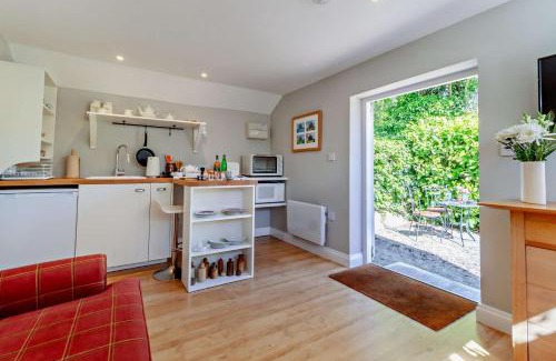Woodbridge House | Family and Pet-Friendly Retreat at The Old Dairy Lodge