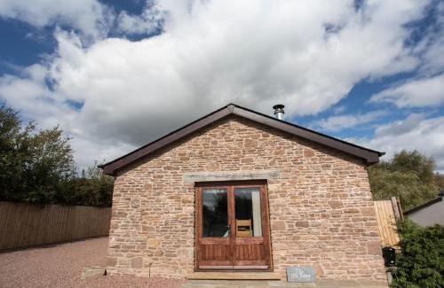 Monmouth House | Charming Boutique Cottage with Hot Tub in the Countryside