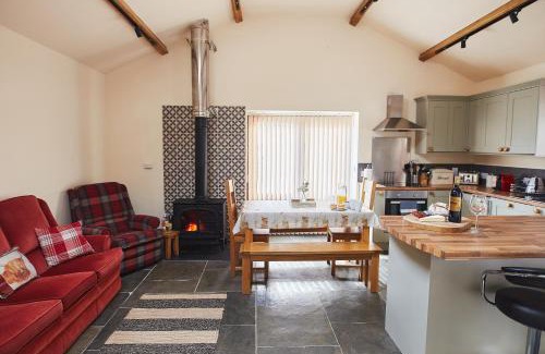 Monmouth House | Charming Boutique Cottage with Hot Tub in the Countryside