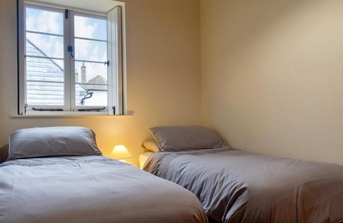 Farningham House | Experience Tranquility at The Old Dairy Cottage - 4 Star Retreat