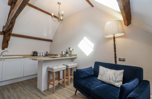 Nettleton Cottage | THE OLD DAIRY, romantic, with a garden in Nettleton