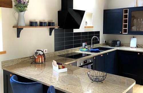Parwich House | Discover The Old Damson Tree Barn: Rated 9.6/10 & Child-Friendly