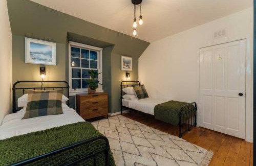 Doune Apartment | Exceptional Stay at The Old Deanston Workers Cottage