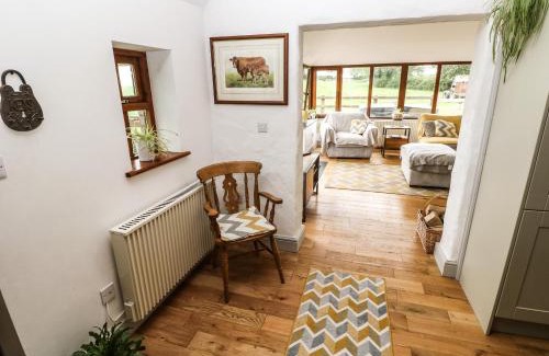 Narberth House | Relax at The Old Farm Shop: 4-Star Family Retreat