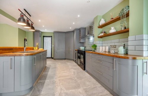Liskeard House | The Old Farmhouse - Horningtops