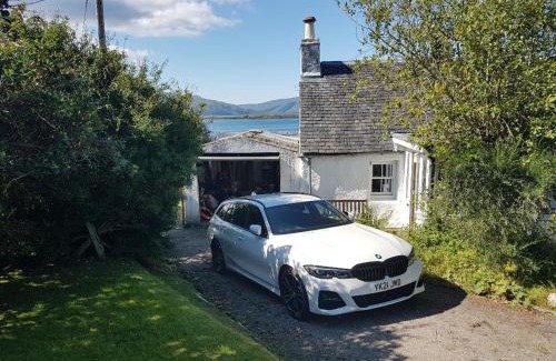 Port Appin Apartment | Beautiful Oceanfront Stay at The Old Ferryhouse - 9.4/10