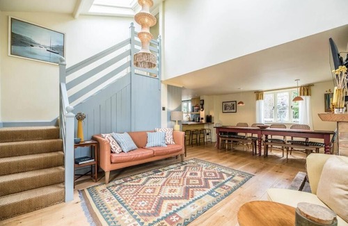 Saxmundham House | Discover The Old Forge, Great Glemham - 4-Star Family Retreat