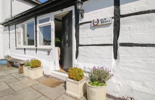 Llansantffraid-ym-Mechain House | Pet-Friendly Retreat at The Old Beams, Pont y Forwyn