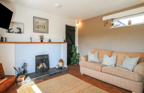 Llansantffraid-ym-Mechain House | Pet-Friendly Retreat at The Old Beams, Pont y Forwyn