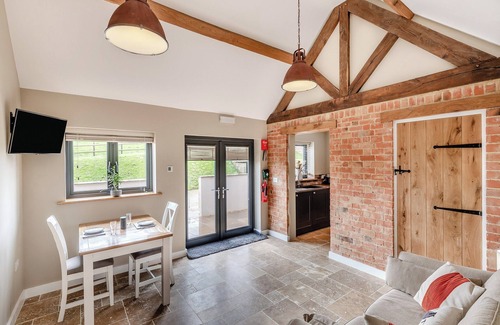 Chipping Norton Cottage | Experience a Unique Cotswolds Barn Conversion Retreat