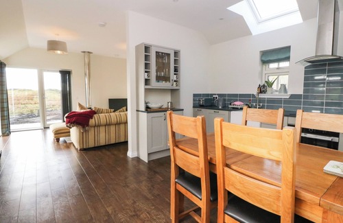 Oban Cottage | THE OLD HOUSE, BALURE, pet friendly, with open fire in Lismore