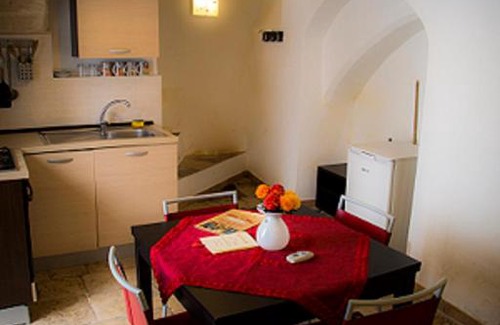 Mottola House | Charming Retreat at The Old House: Pet-Friendly Comfort