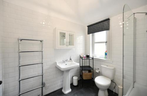 Ayr House | Enchanting Getaway at The Old Manse - Rated 9.3/10!