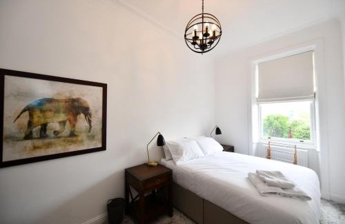 Ayr House | Enchanting Getaway at The Old Manse - Rated 9.3/10!