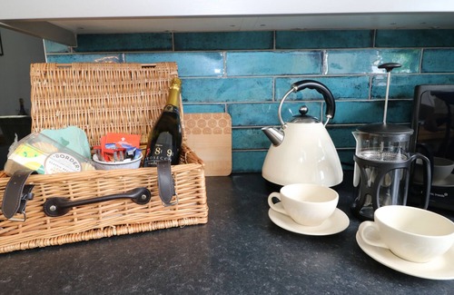 Storwood Cottage | Relaxing Old Mill Hideaway with Hot Tub in Ellerton