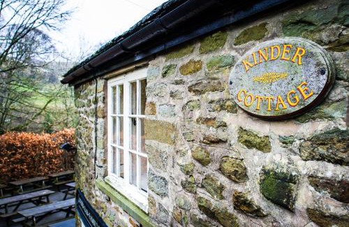 Edale Cabin | Welcoming Stay at The Old Nag's Head with Family-Friendly Dining