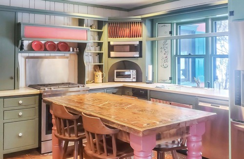 Brandon House | Enchanting Stay at The Old Orchard Home with Unique Amenities