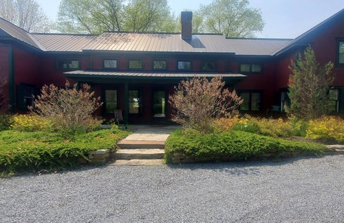 Brandon House | Enchanting Stay at The Old Orchard Home with Unique Amenities