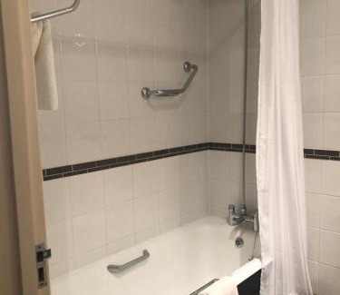 Dunstable Hotel | Discover The Old Palace Lodge: Family-Friendly & Accessible