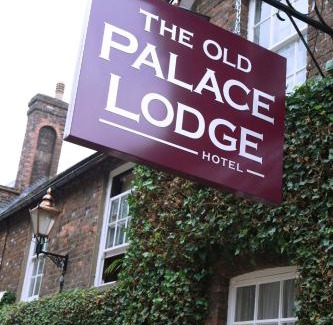 Dunstable Hotel | Discover The Old Palace Lodge: Family-Friendly & Accessible