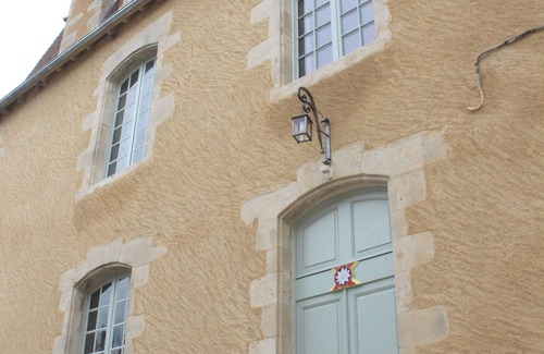 Montmorillon House | Experience The Old Palace Montmorillon with Pet-Friendly Amenities