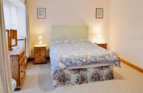 West Compton House | Discover The Old Piggeries: Family-Friendly Retreat with Pool