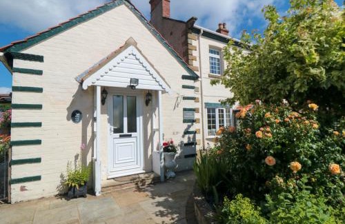 Hinderwell House | Experience Comfort at The Old Police House - Pet Friendly Stay