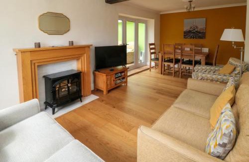 Hinderwell House | Experience Comfort at The Old Police House - Pet Friendly Stay