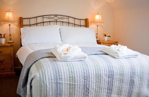 Naseby Bed & Breakfast | Inviting Stay at The Old Post House with Family-Friendly Amenities
