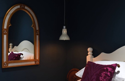 Wickham Market Cottage | Experience The Old Post Office: Boutique Retreat with Ocean Views