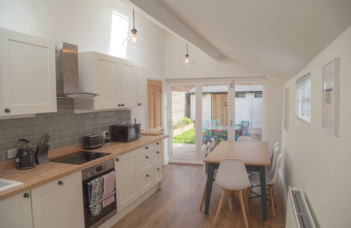 South Hinksey Cottage | Stylish Old Post Office Townhouse with Private Garden