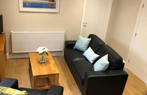 Thame Apartment | Discover The Old Printworks: Family-Friendly Apartment in Thame
