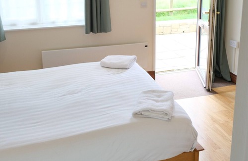 Brean Bed & Breakfast | Welcoming Stay at The Old Rectory - Breakfast Included!