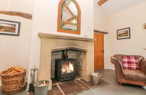 Totley House | Discover The Old Robin Hood: 4-Star Family-Friendly Retreat